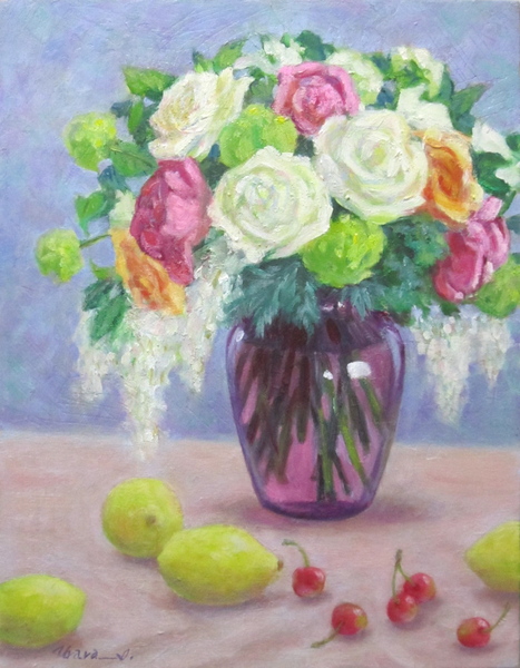 花瓶の花とフルーツ