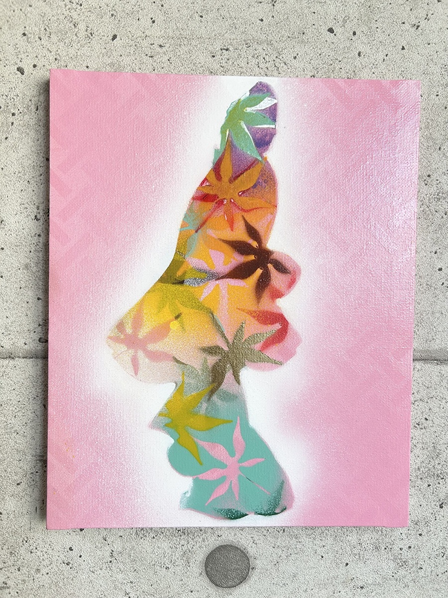 Beautiful woman looking back(2025)