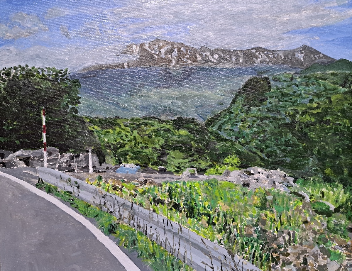 六月、山のある風景