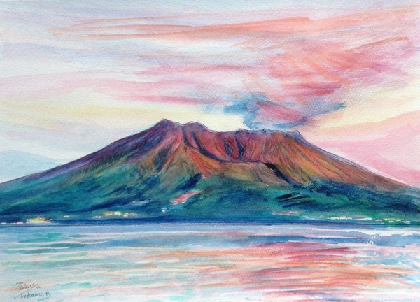 夕日に沈む桜島山