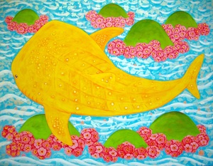 作品名:「幸福の黄色いジンベエ」 画家名:「やまなかみちこ」 コメント:「ジンベエザメは大漁のシンボルで、恵比寿鮫とも言われています。幸せの象徴として春の海をイメージしました。」 ART-Meter