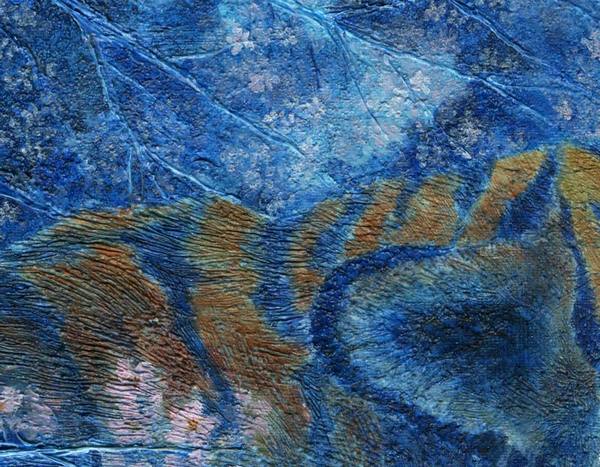部分拡大。
メディウムが乾かないうちにすばやく竹串で
虎の毛並みの質感・立体感を作りました。
同じく、枝にも立体感を作っています。