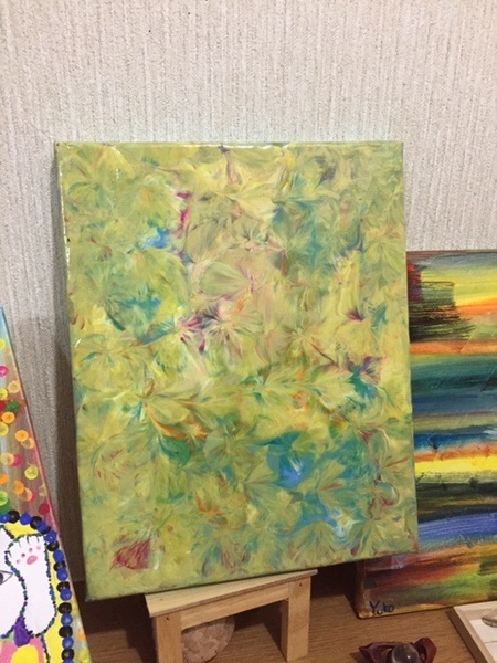 個性的な絵画です。