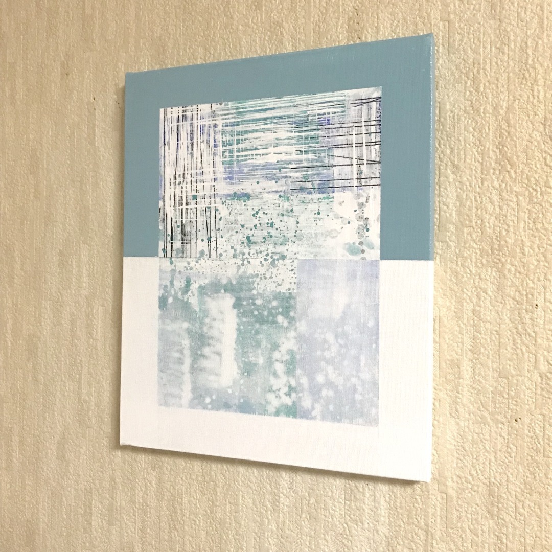 壁に飾る。