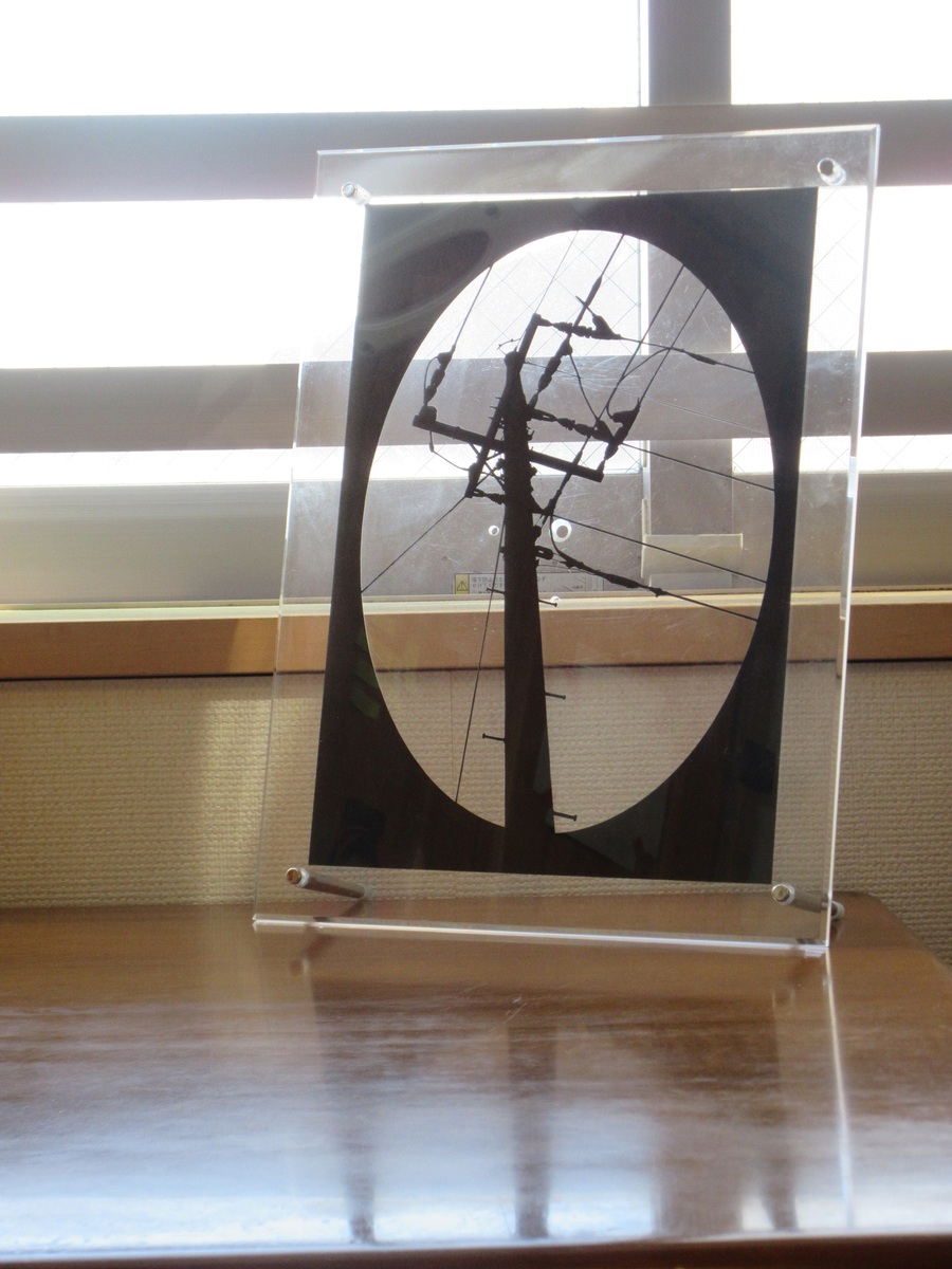 作品を実際に飾った様子の一例です。(額縁は付属しません。ご了承ください)