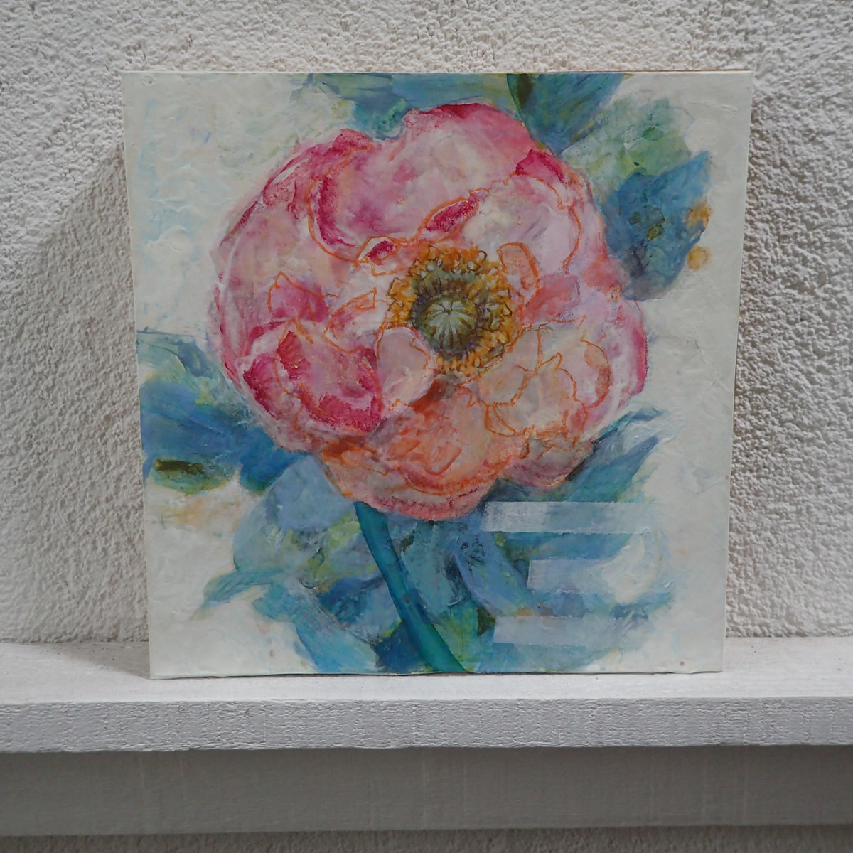 右からLED ライト、左から自然光があたっています。