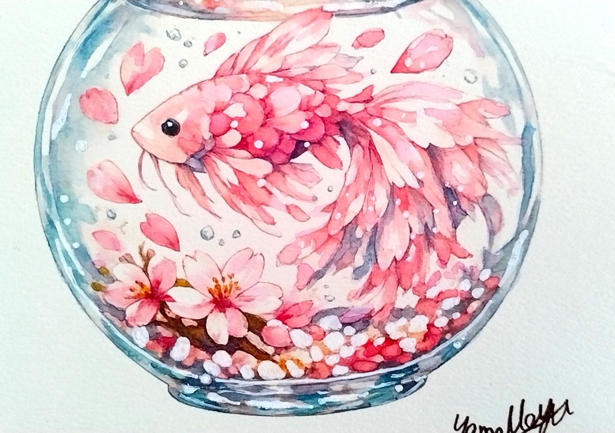 Dr.マーチン インディアインクで水中の清らかな光の粒を、色鉛筆で鱗の光沢や花びらの重なりを緻密に描き込みました。小さな世界の中に息づく、瑞々しい春の気配を感じていただけます。