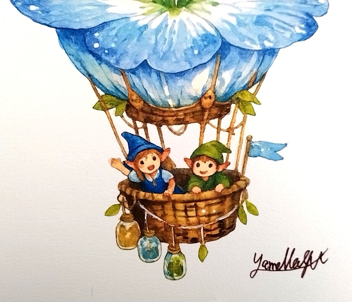 Dr.マーチン インディアインクと色鉛筆を使い、籠を編み込む質感や、妖精たちの生き生きとした表情を丁寧に描き込みました。小さな世界の中に息づく、温かな命の鼓動を感じていただけます。