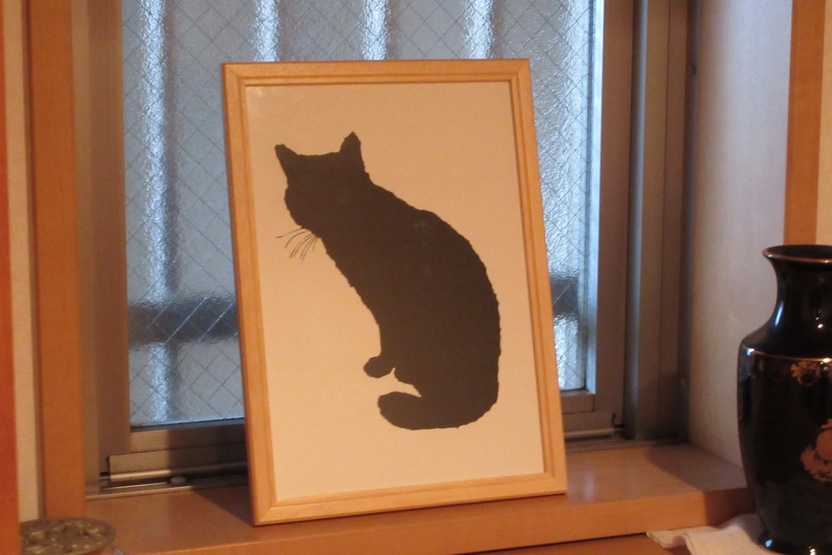 作品を実際に飾った様子の一例です。(額縁は付属しません。ご了承ください)