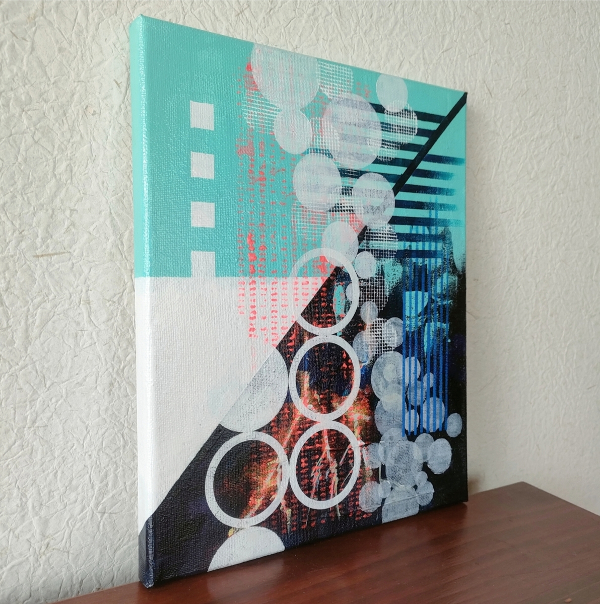 側面も塗っているので額装なしでも大丈夫です。そのまま飾っていただけます。