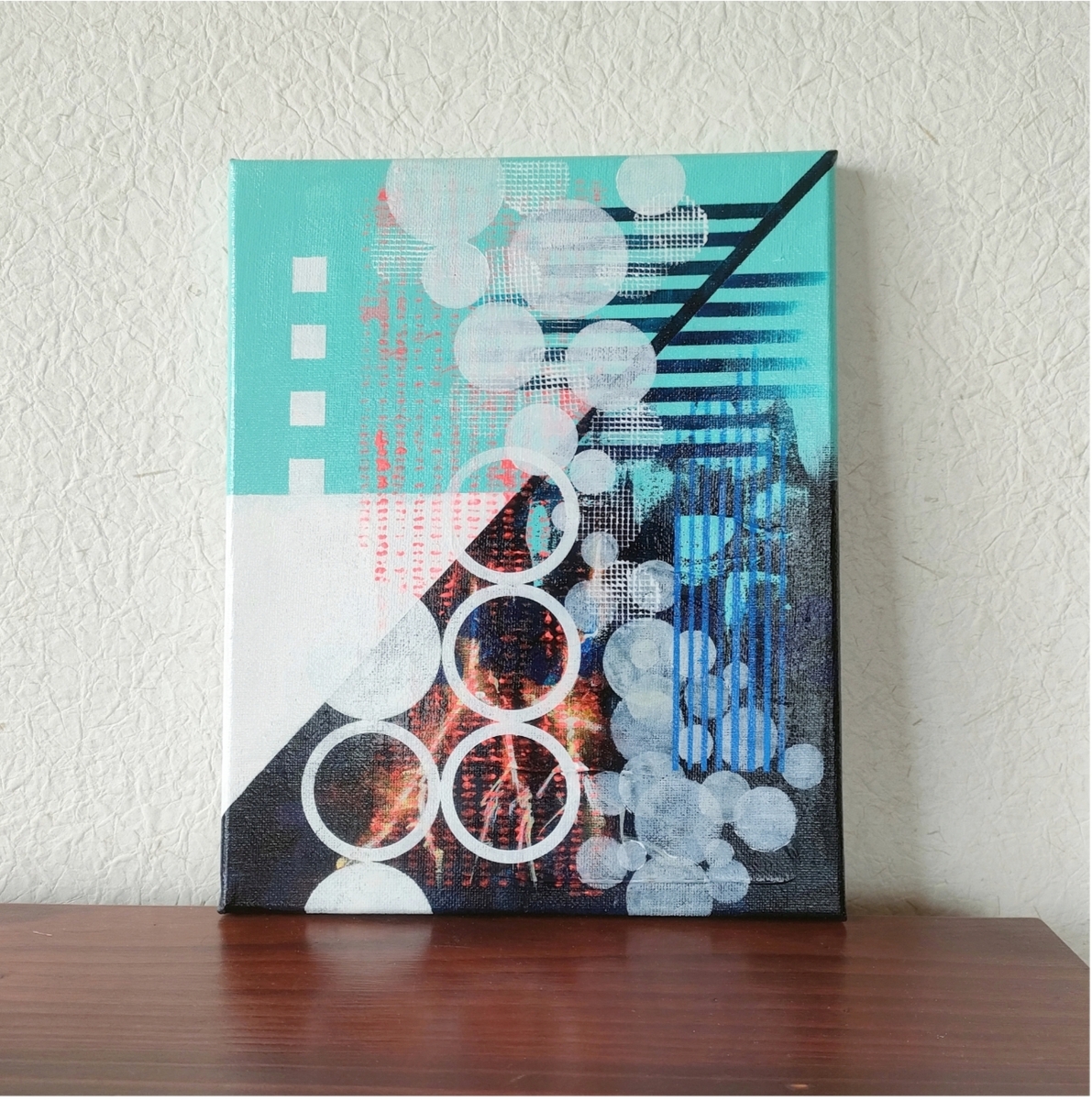 正面を遠目から見た印象です。