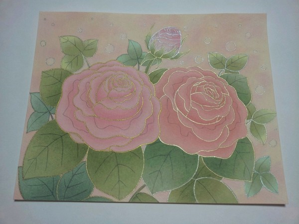 花の縁取りは金銀色に光って見えます。